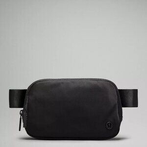 Lululemon Everywhere Belt Bag 1L - Black / Black